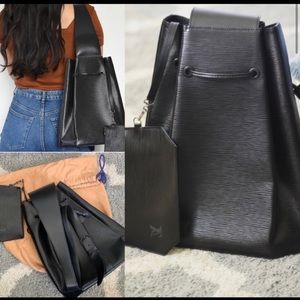 🖤RARE🖤 LV Epi Backpack sling In Noir
